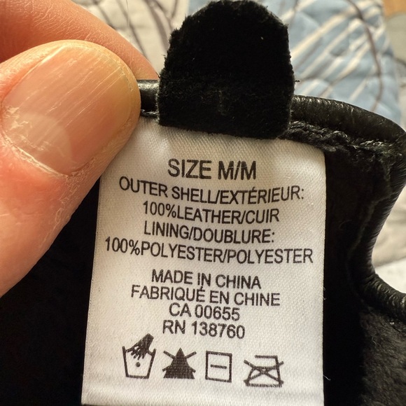 Elegant Genuine Leather Gloves - Black - Picture 3 of 3